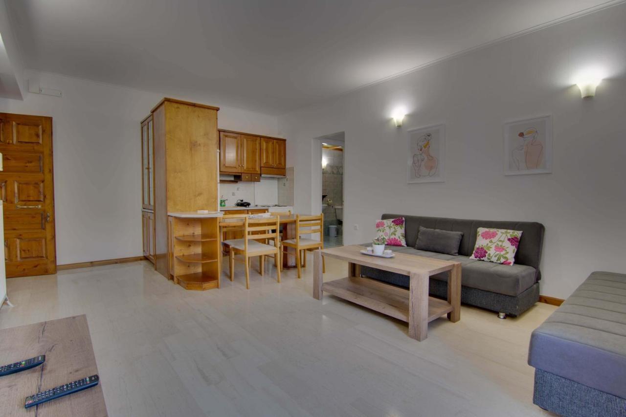 The Big Cypress Apartments Apolpaina Екстериор снимка