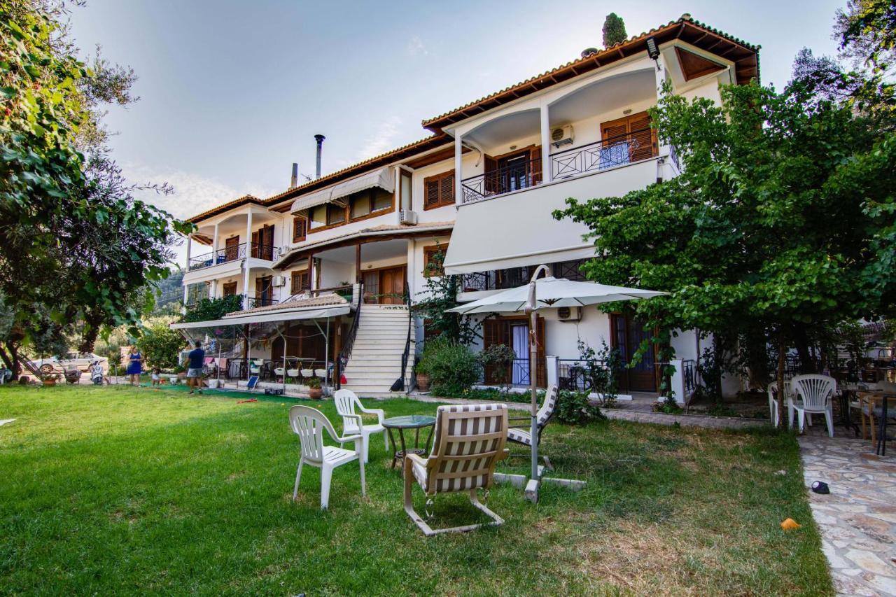 The Big Cypress Apartments Apolpaina Екстериор снимка